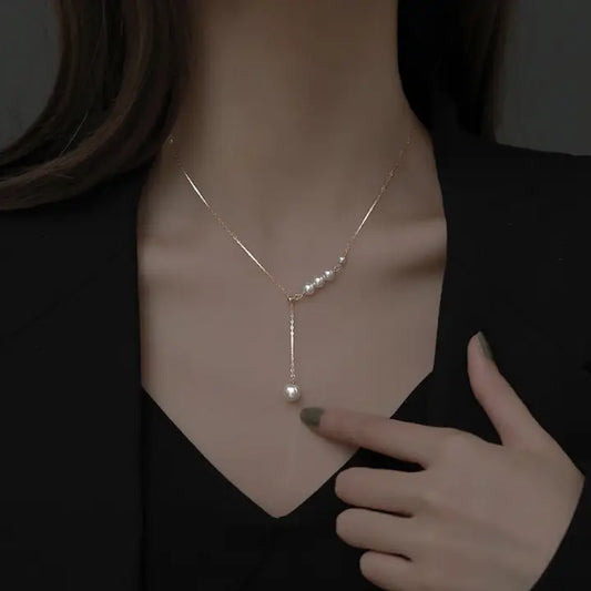 Simple Elegant Pearl Pendant Necklace in 925 Sterling Silver